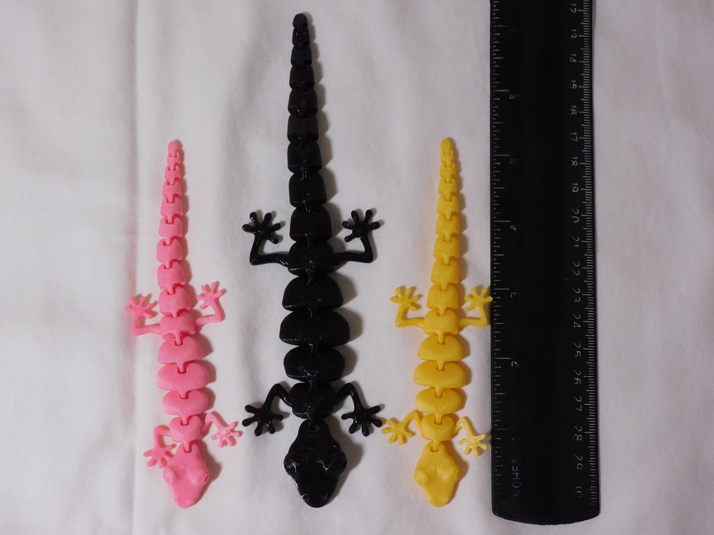 Mini Articulated Geckos - Flexible and Fun Collectible Toys